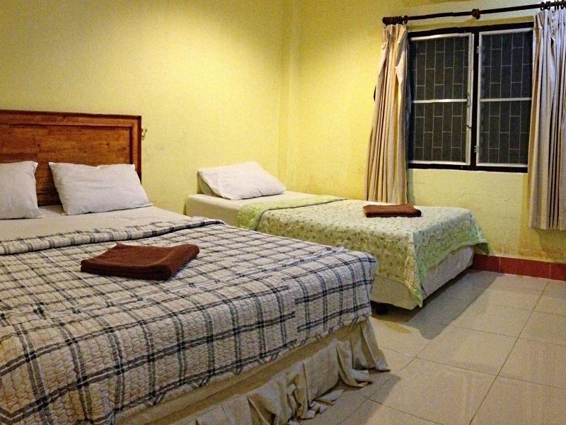 P.N. Guesthouse Krabi town Екстериор снимка