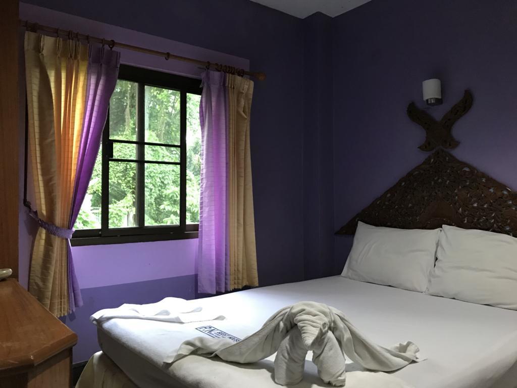 P.N. Guesthouse Krabi town Екстериор снимка